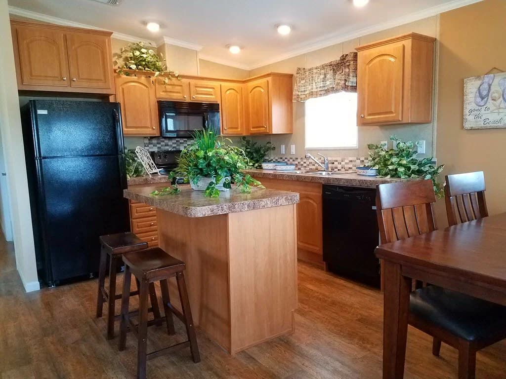 Kim 2848 kitchen and hero home features