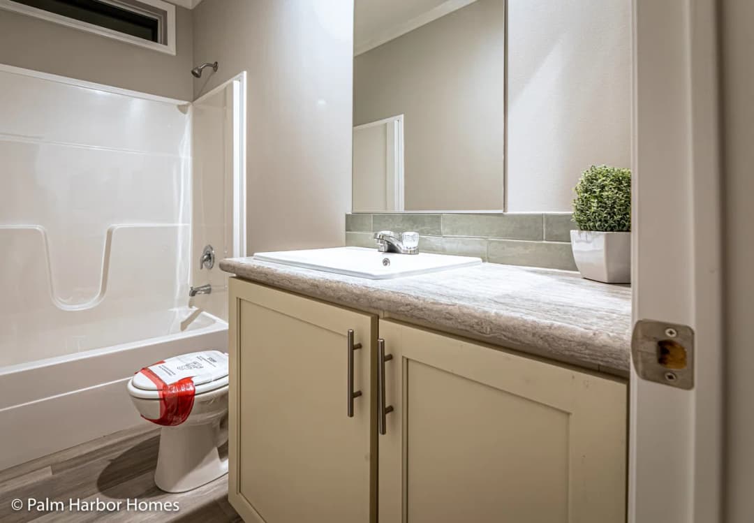 Summer breeze iv 28522d bathroom home features