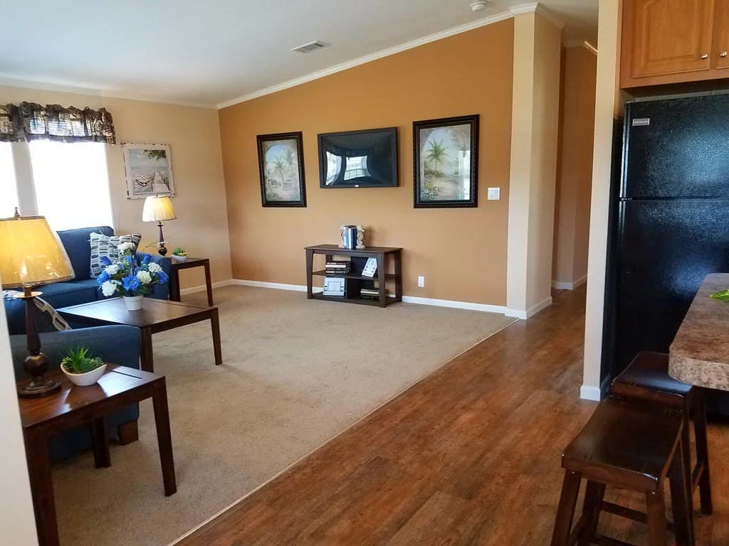 Kim 2848 interior home features
