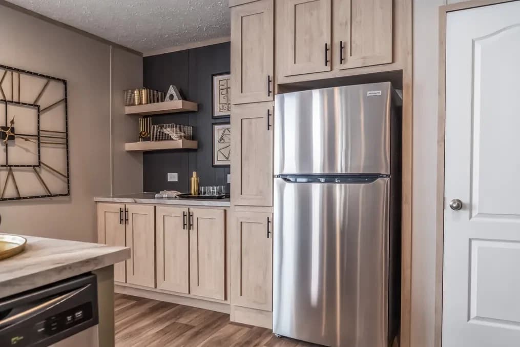 Rainier kitchen home features