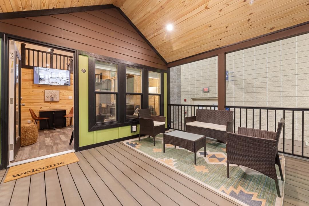 Eagle loft 13291p exterior home features