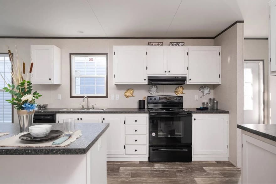 Plumosa kitchen home features