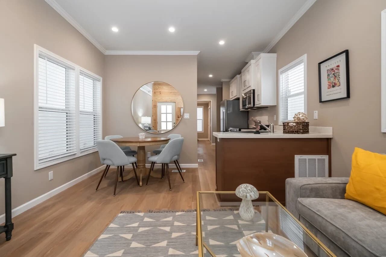 Wedge 13442s interior home features