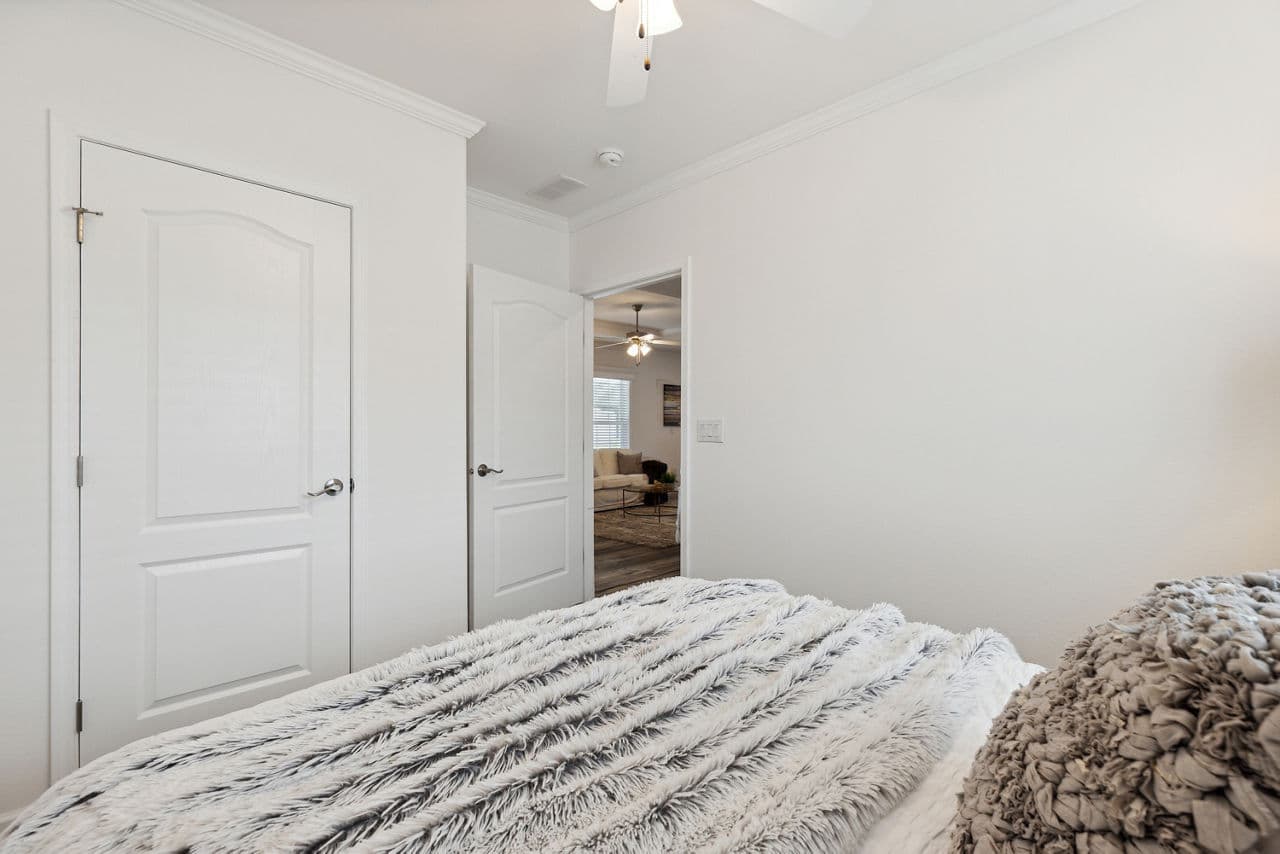 Silver springs 5029 bedroom home features