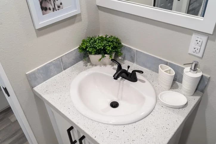 Eagle 11341a bathroom home features