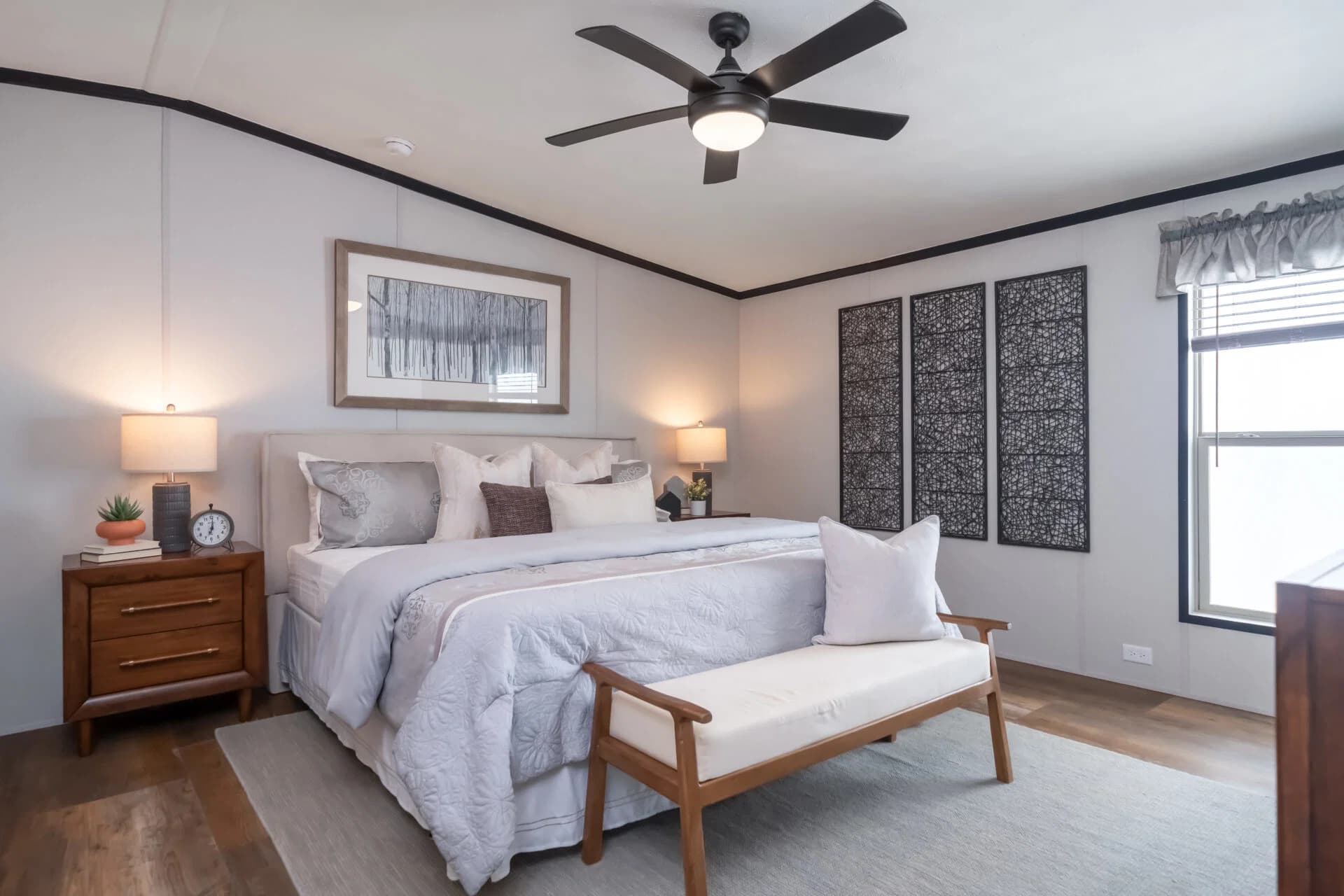 Select s-2468-42a bedroom home features
