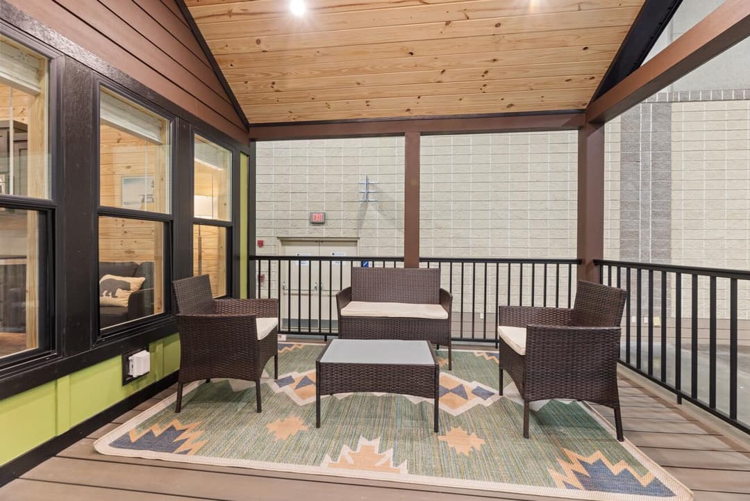 Eagle loft 13291p exterior home features