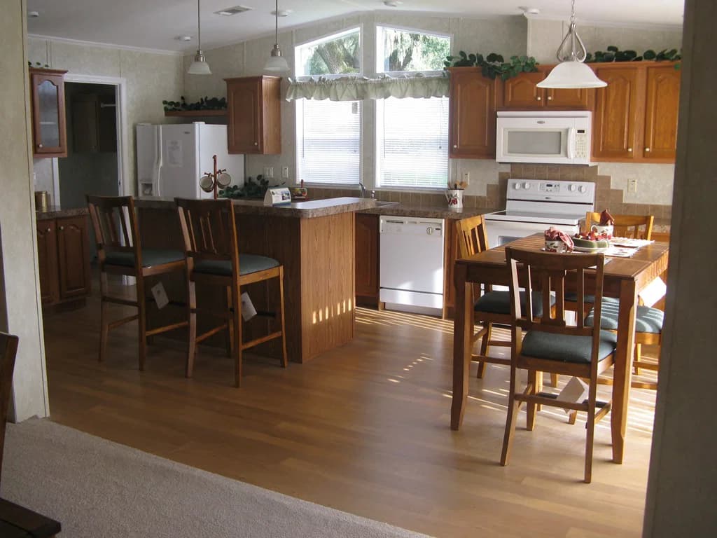 Tracy 3 br 4260 interior home features