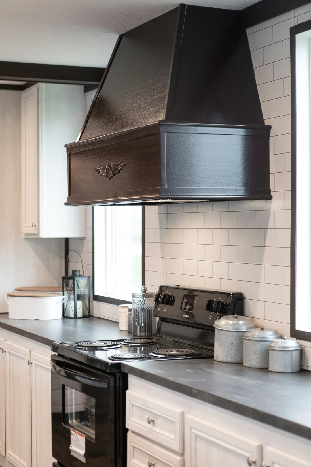 The seaside 3 kitchen home features