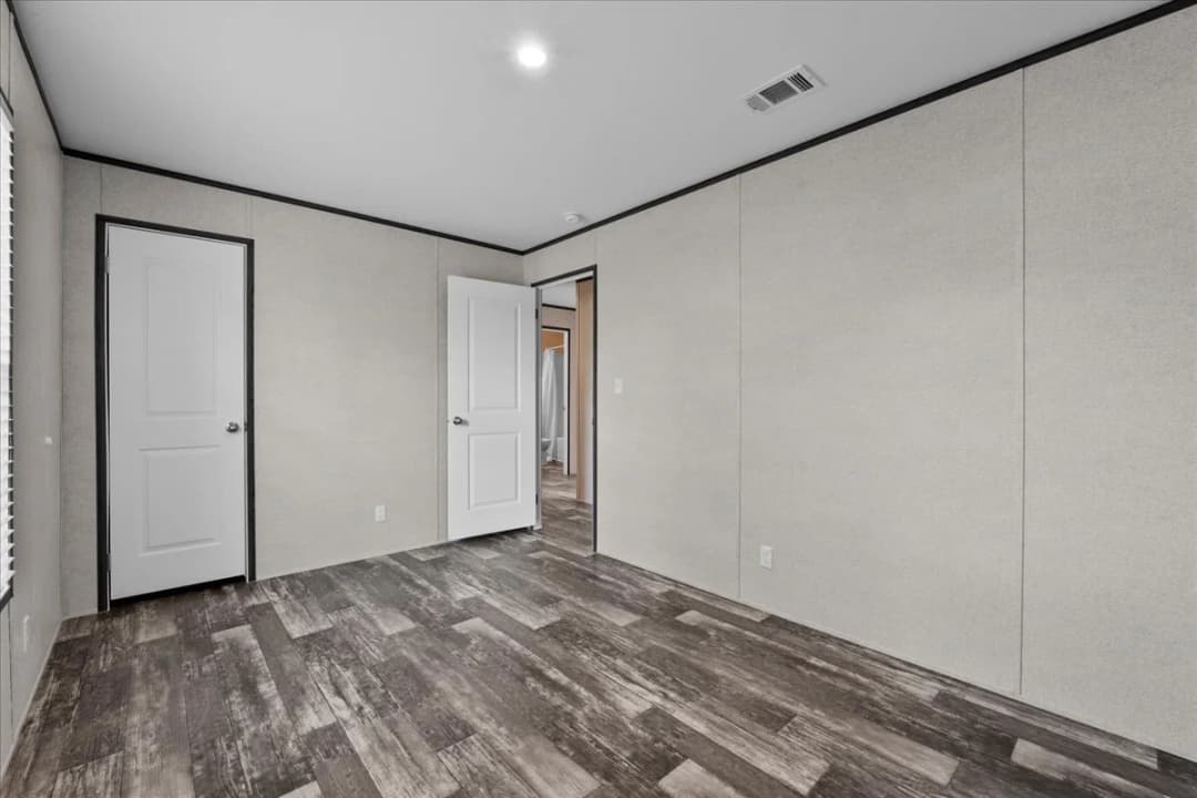 909 lake thomas road, lake wales, florida 33898 (sold)  interior home features