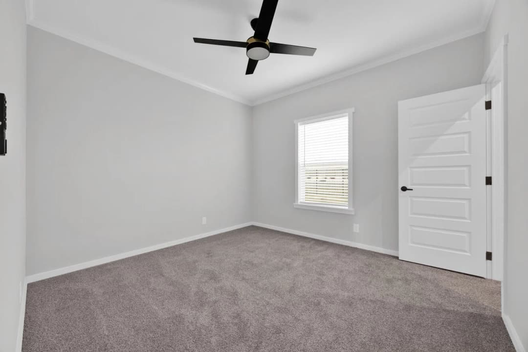 Quinn 30523a bedroom home features