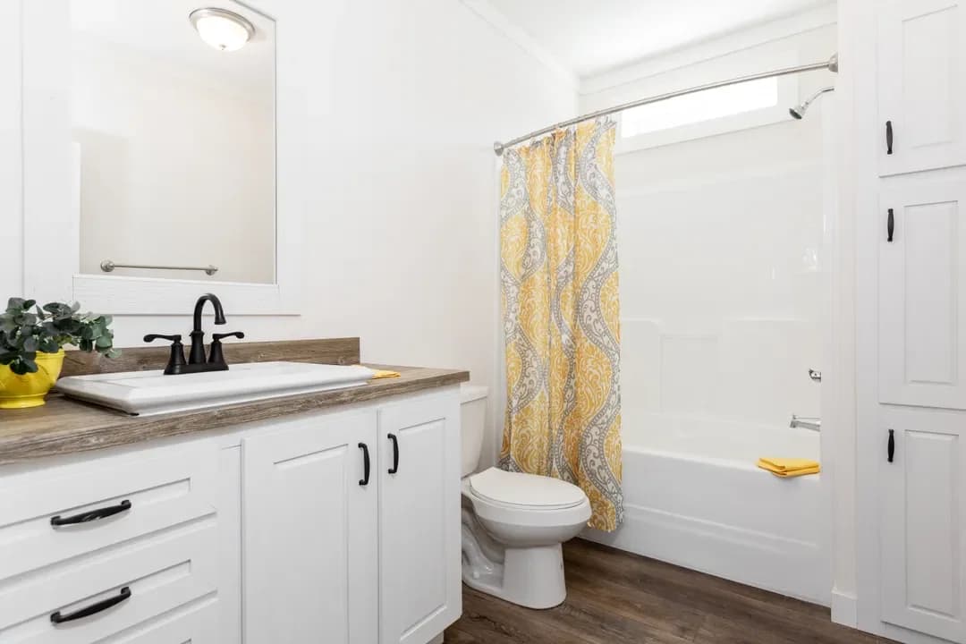 1442 carolina southern comfort bathroom home features