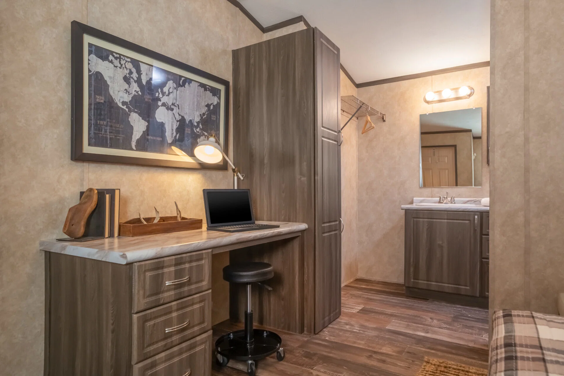 Workforce o-16×76-66aof interior home features