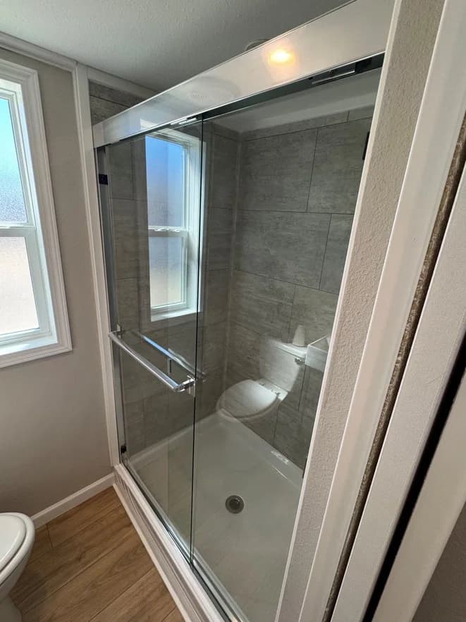 Vista 14411o bathroom home features