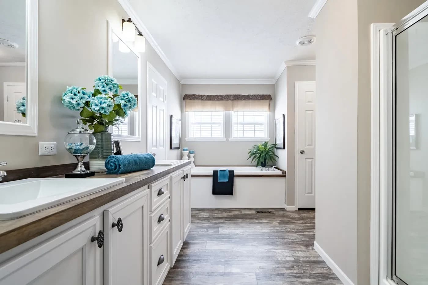 The roddy bathroom home features