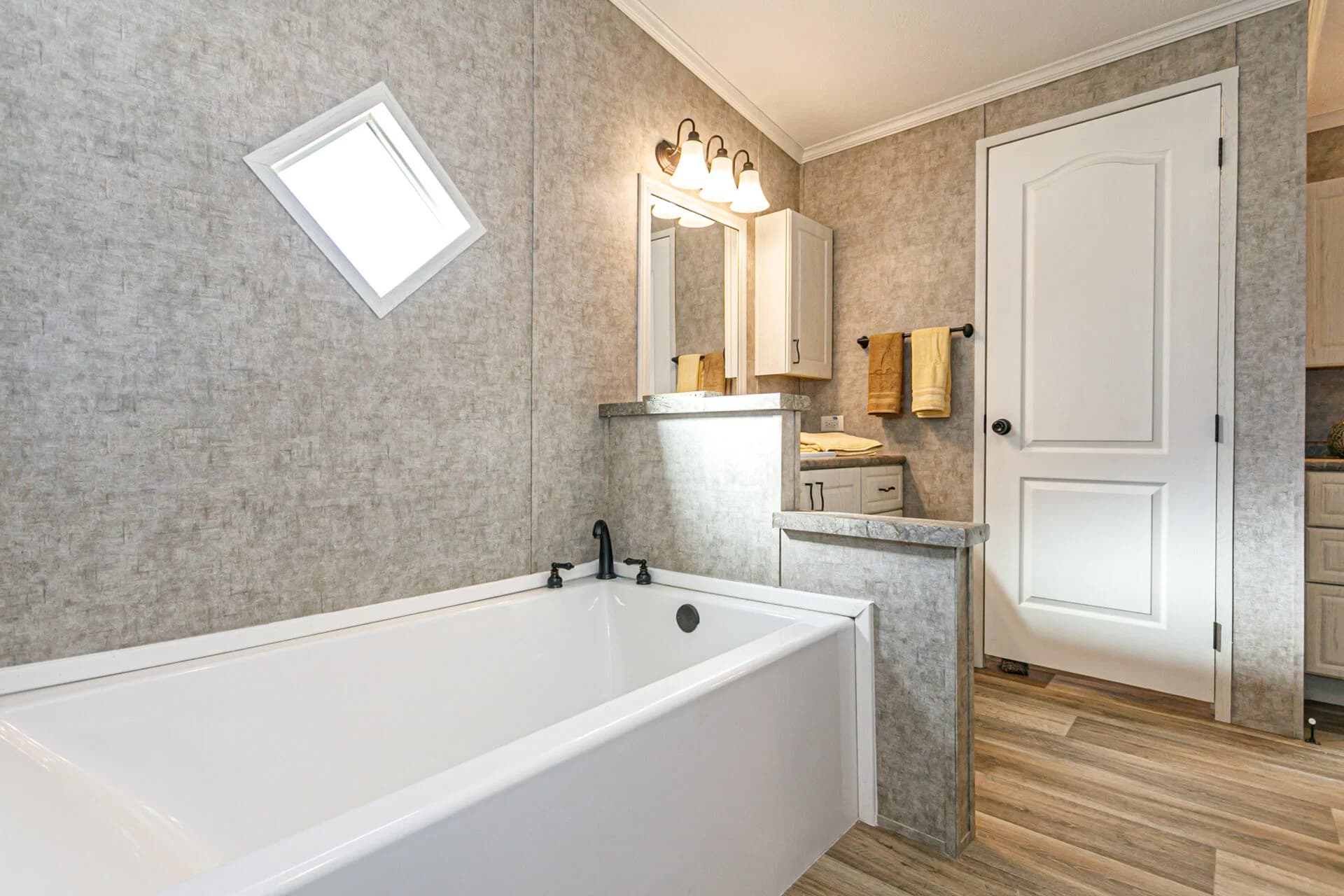 Classic c-3264-32bp bathroom home features