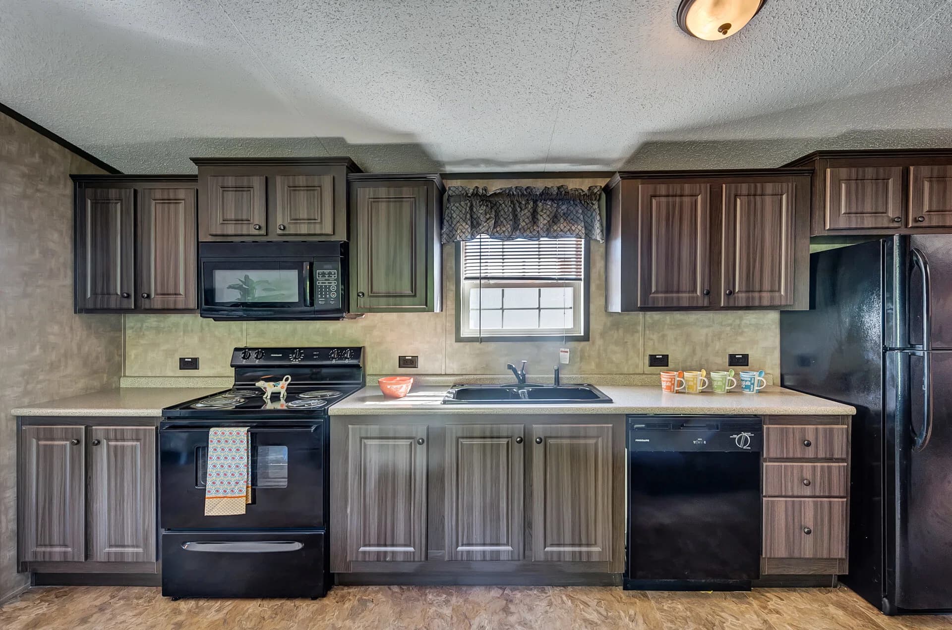Heritage h-1680-32b kitchen home features