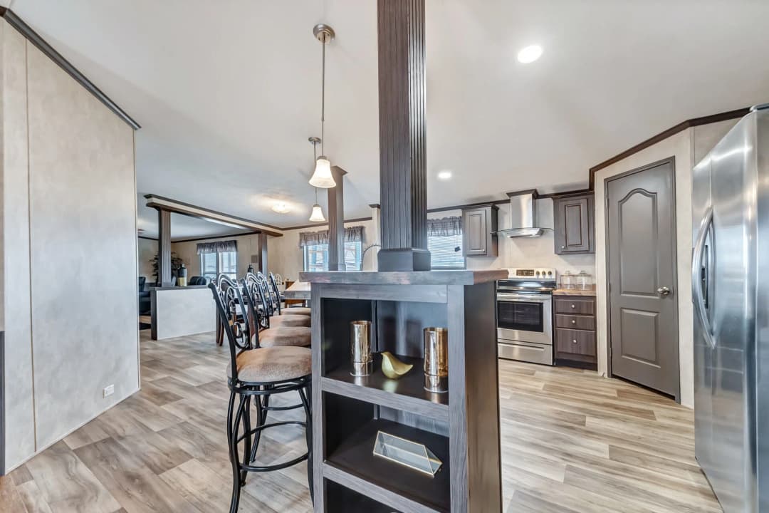 Classic c-3280-42.5b interior home features