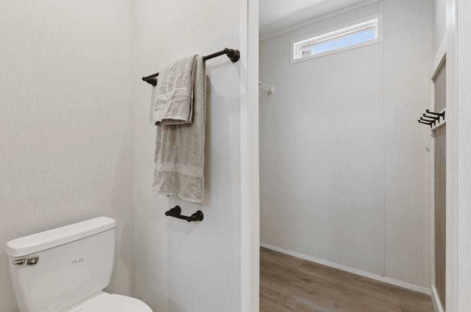 Embrace simplicity 261 bathroom home features