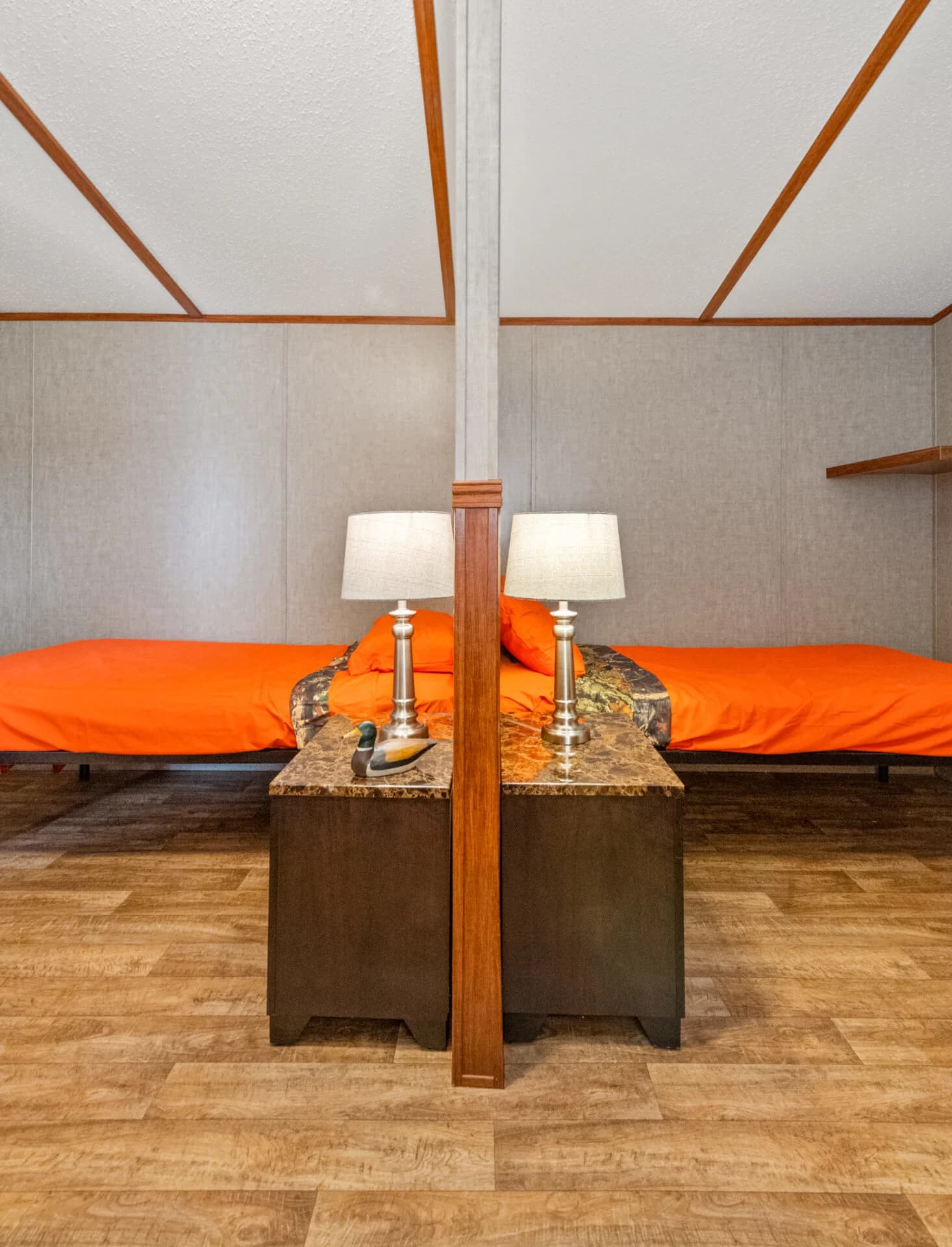 Select s-1234-32a bedroom home features