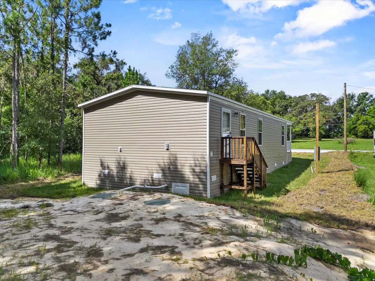 2270 griffin road, bartow, florida 33830  (sold) $199,999 exterior home features