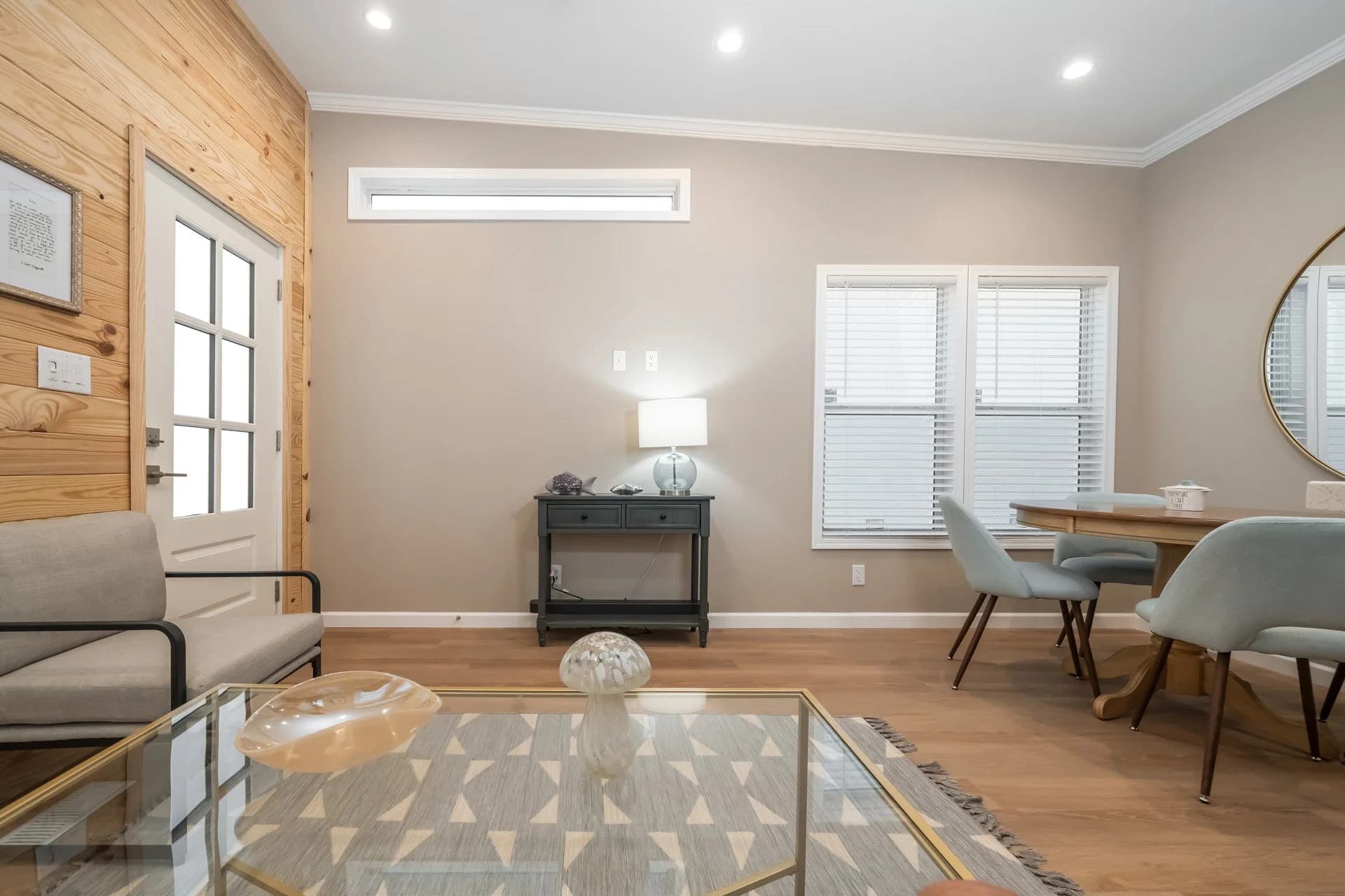 Wedge hk13382s interior home features
