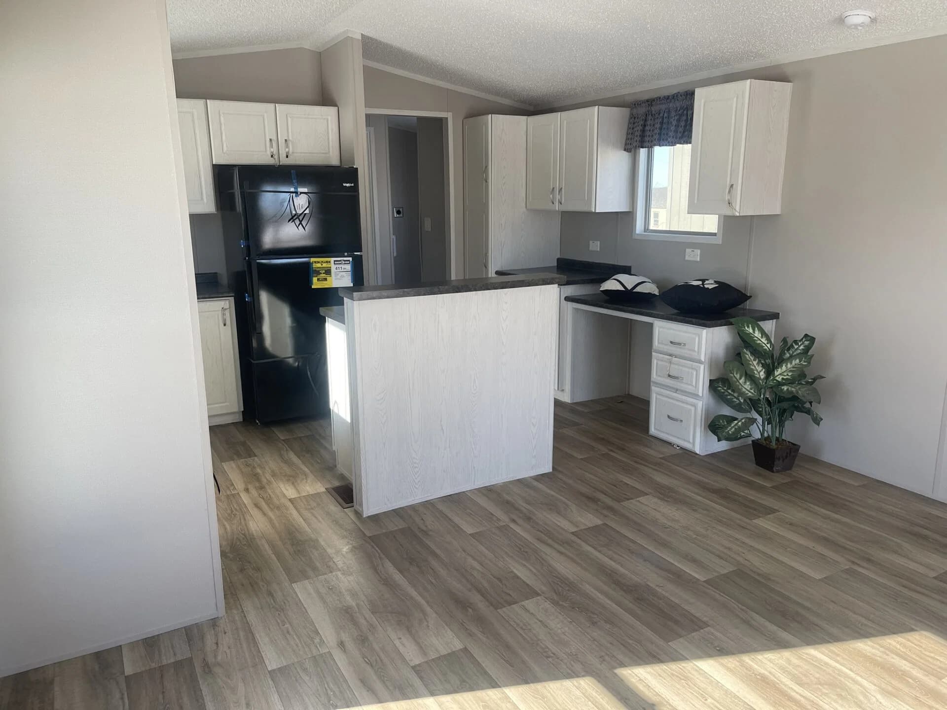 Select s-1444-11ofp kitchen and interior home features
