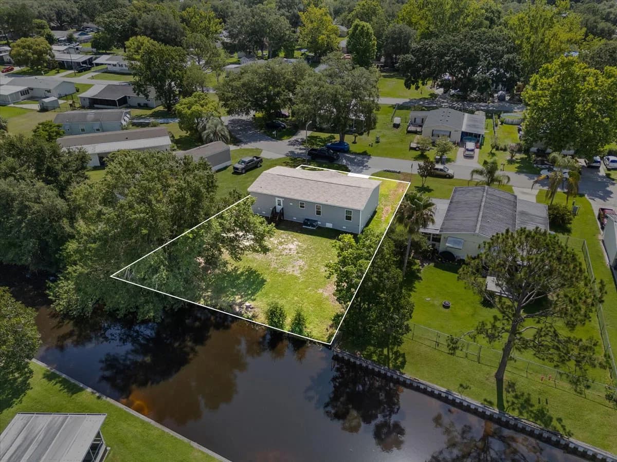 9060 sarah drive, polk city, florida 33868 (sold) exterior home features