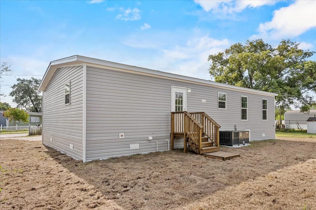 1909 pleasure drive, holiday, florida 34691 (sold) $210,997  home features