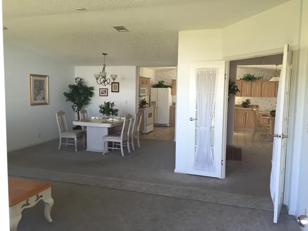 Romeo and juliet 4272 interior home features