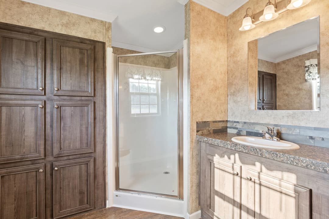 Taylor 2856 bathroom home features