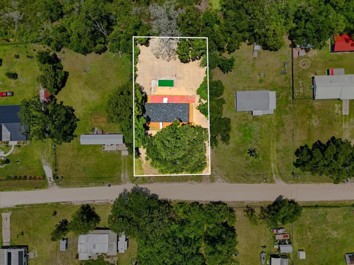36625 cord st, zephyrhills, fl 33541 (pending) $295,999  home features