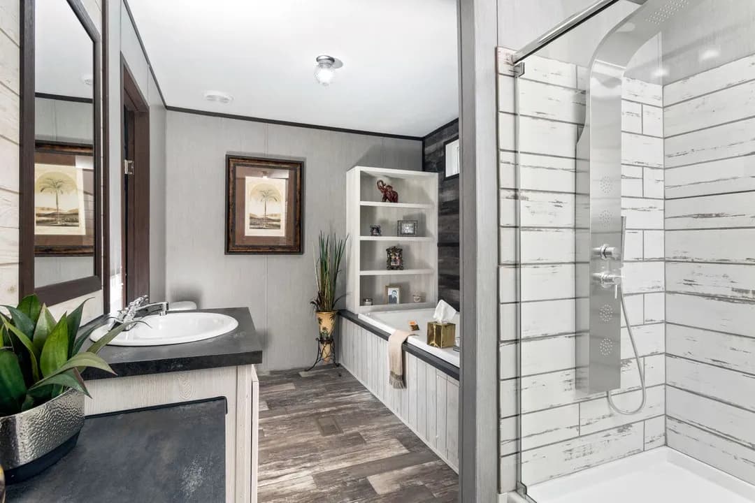 The seaside 3 bathroom home features