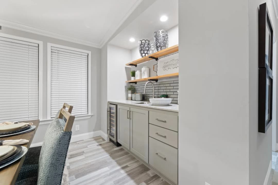 Isla ii 42484a interior home features