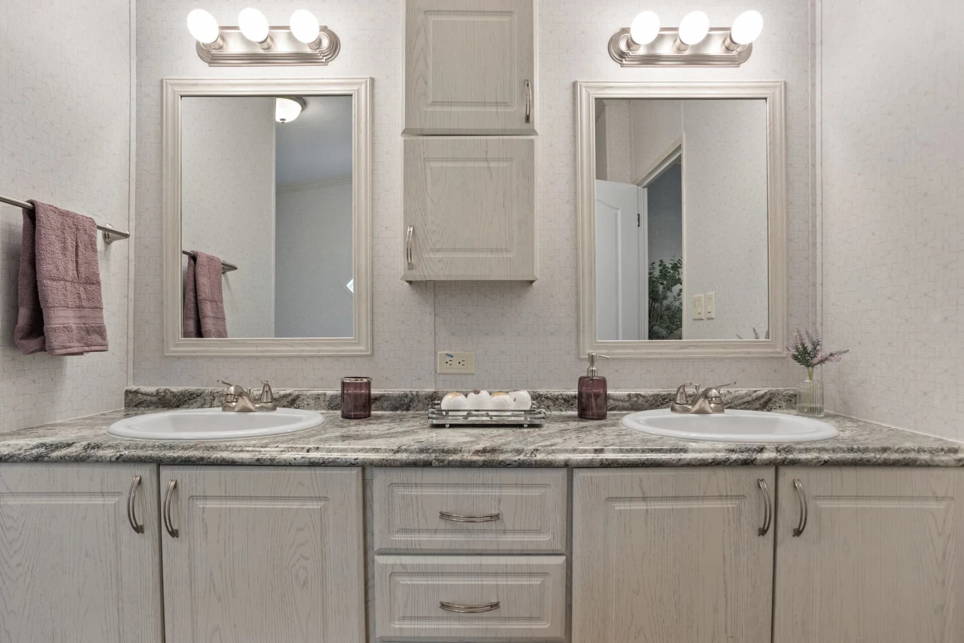 Heritage h-3272-43a bathroom home features