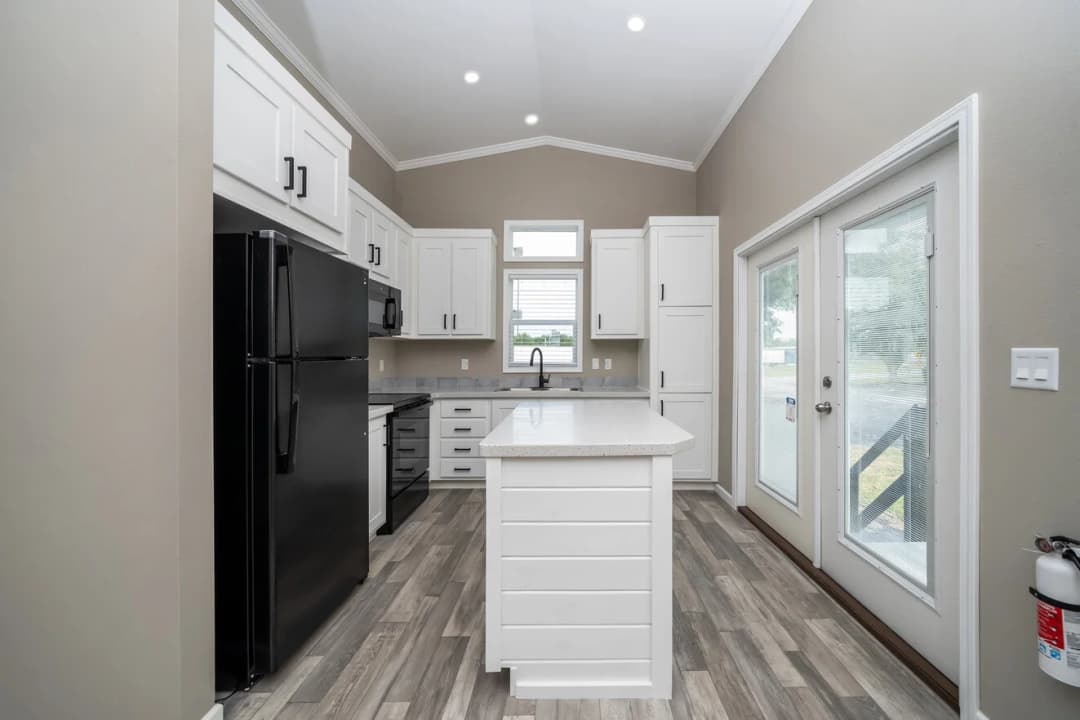 Eagle 11351g kitchen home features