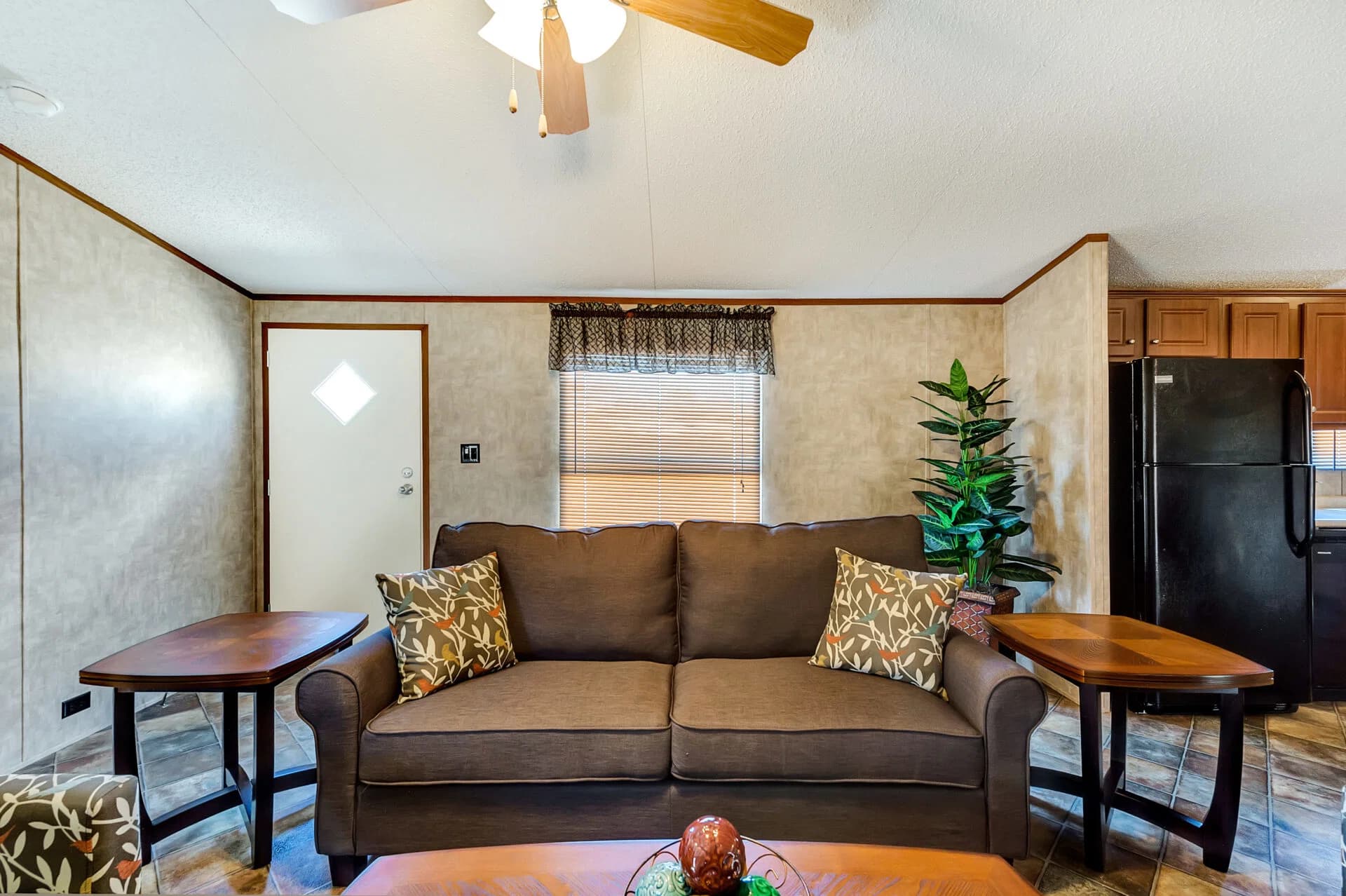 Select s-1684-42a interior home features