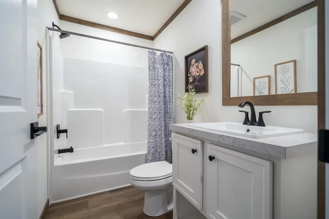 The lizzie bathroom home features