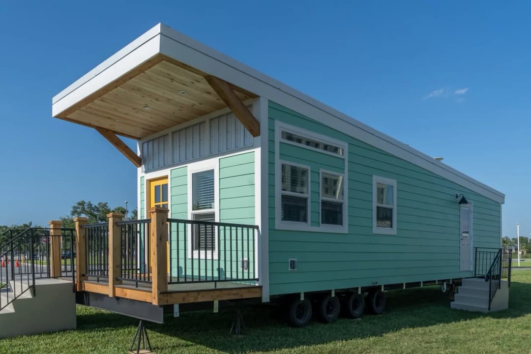 Wedge 13442s elevation and exterior home features