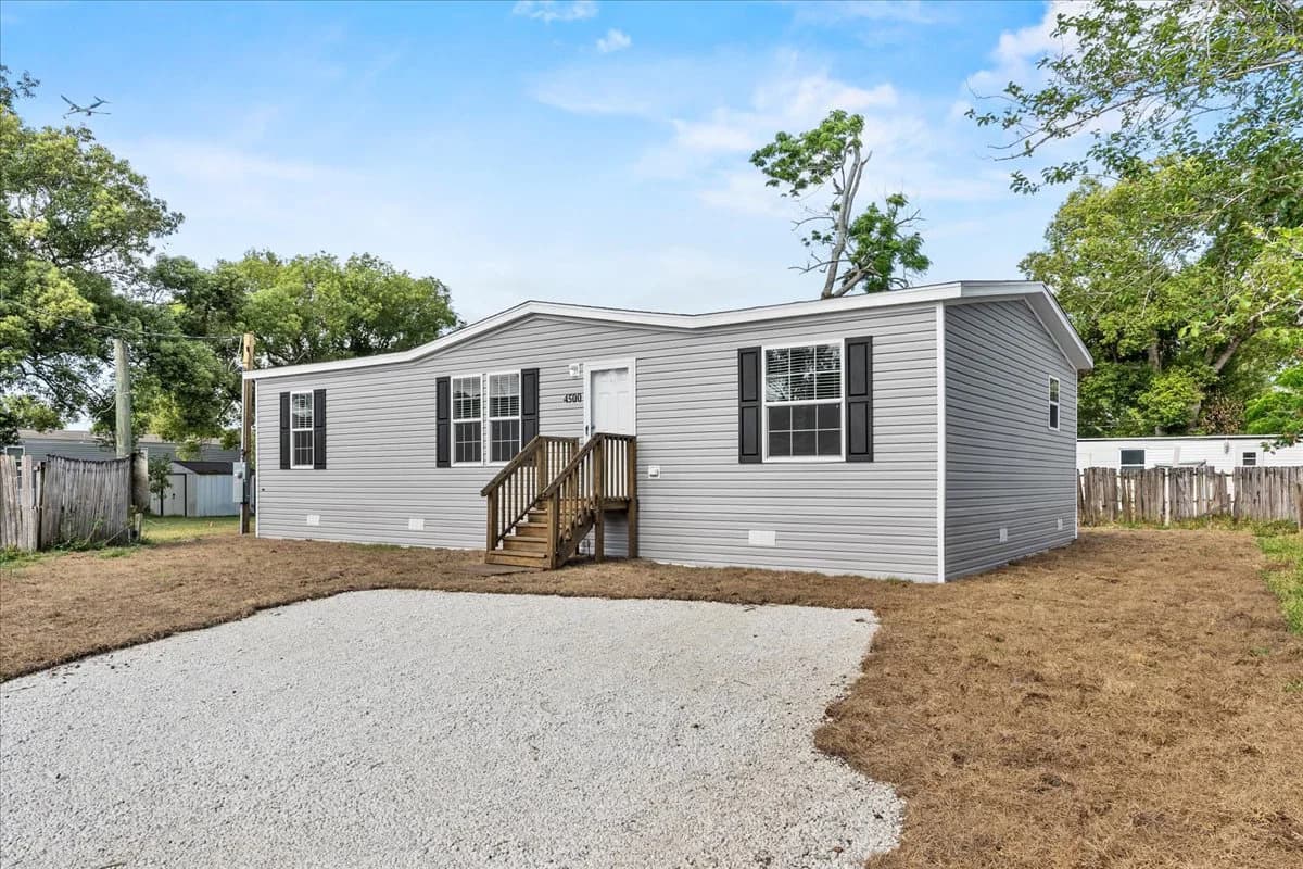 1909 pleasure drive, holiday, florida 34691 (sold) $210,997  home features