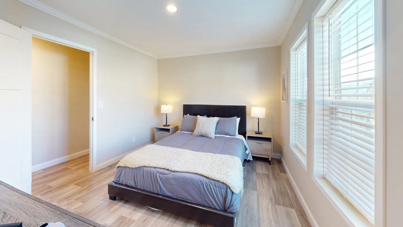 Cumberland duplex bedroom home features