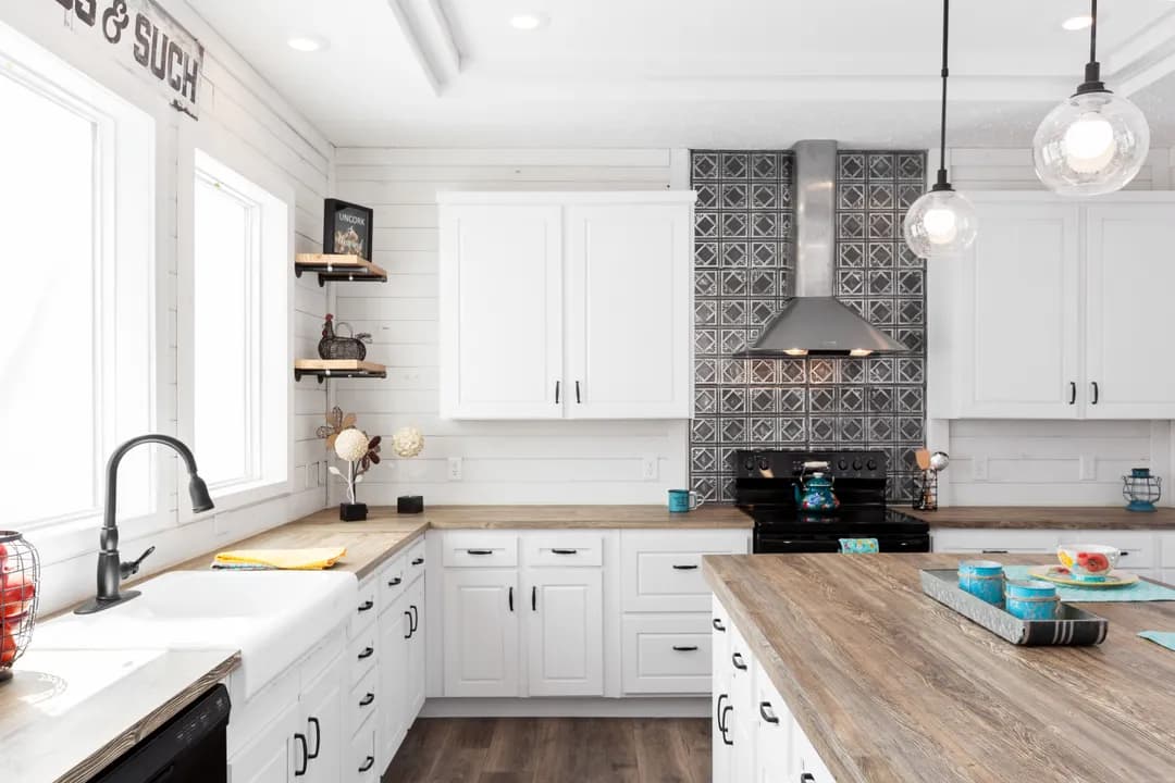 1442 carolina southern comfort kitchen home features