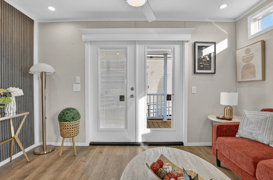 Embrace daylight interior home features