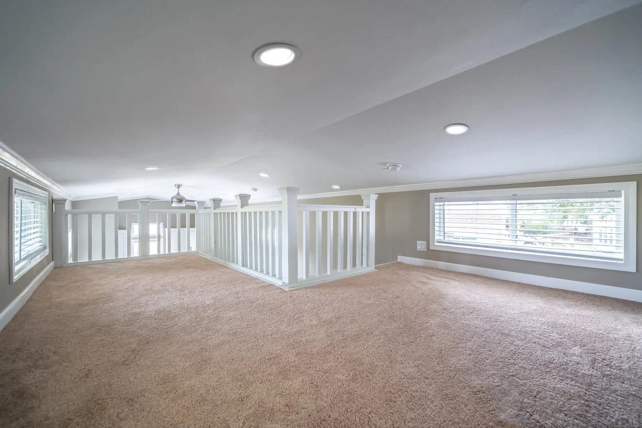 Eagle 11351g interior home features
