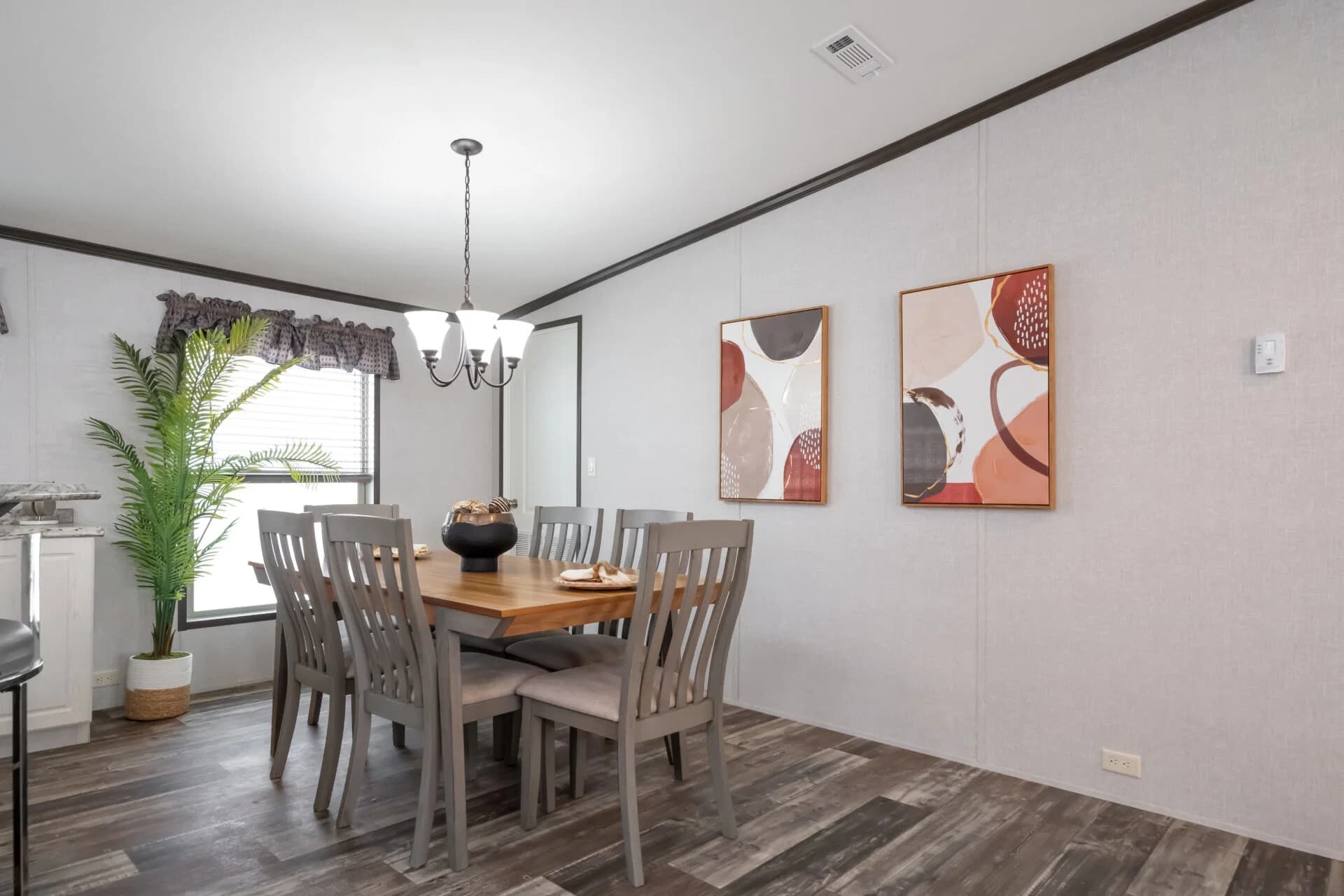 Select s-3256-42a interior home features