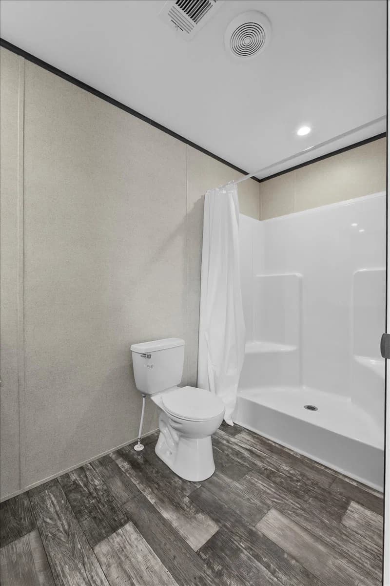 909 lake thomas road, lake wales, florida 33898 (sold)  interior and bathroom home features
