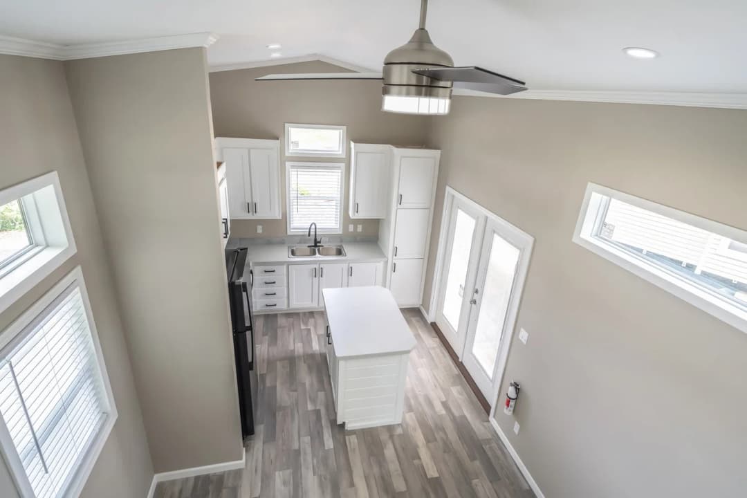Eagle 11351g interior home features