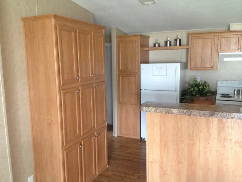 Gail 2 br 2640 kitchen home features