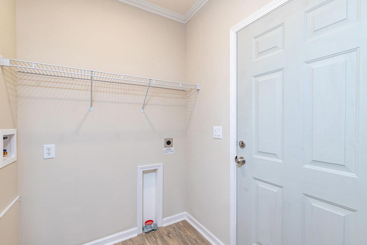Silver springs 5351 interior home features