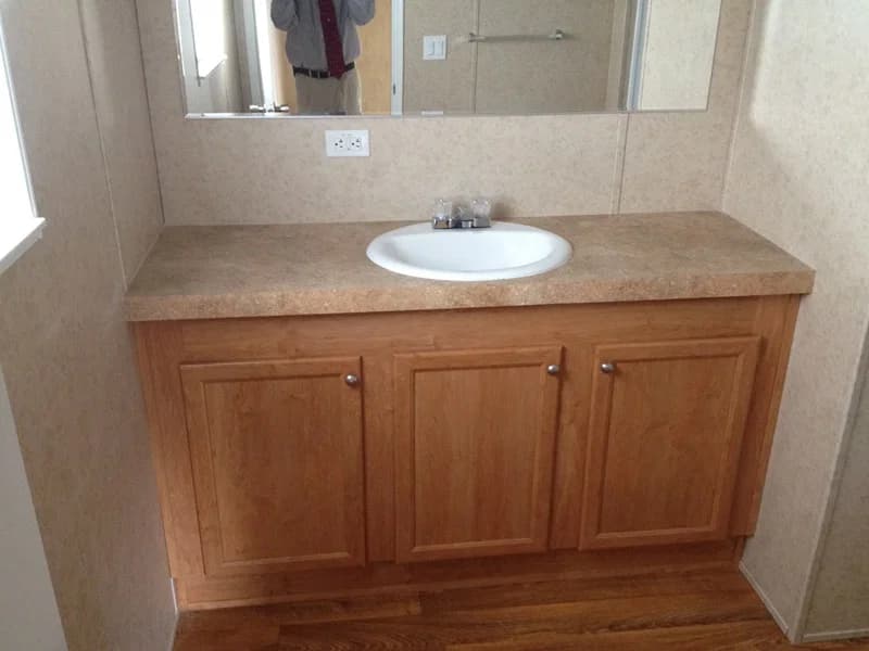 Zack 2840 bathroom home features